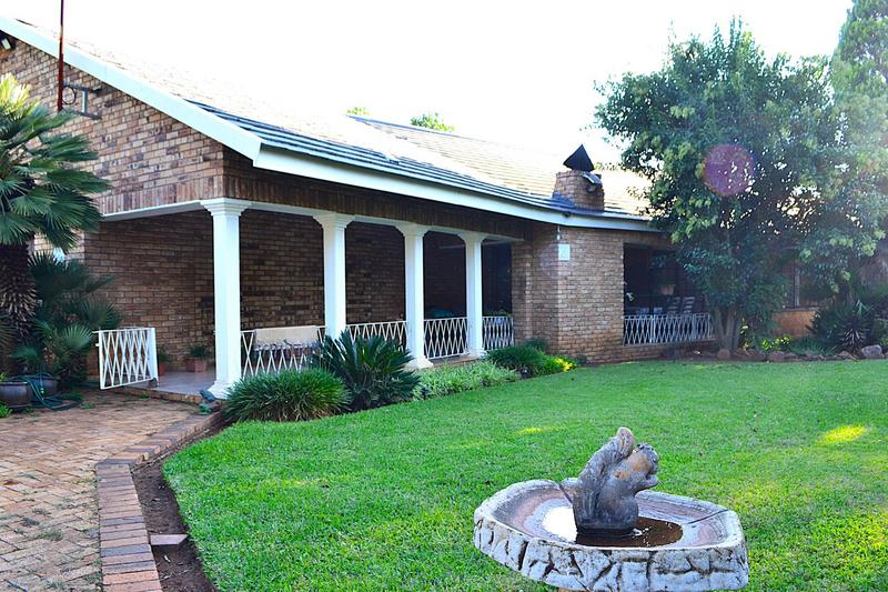 To Let 4 Bedroom Property for Rent in Vyfhoek A H North West
